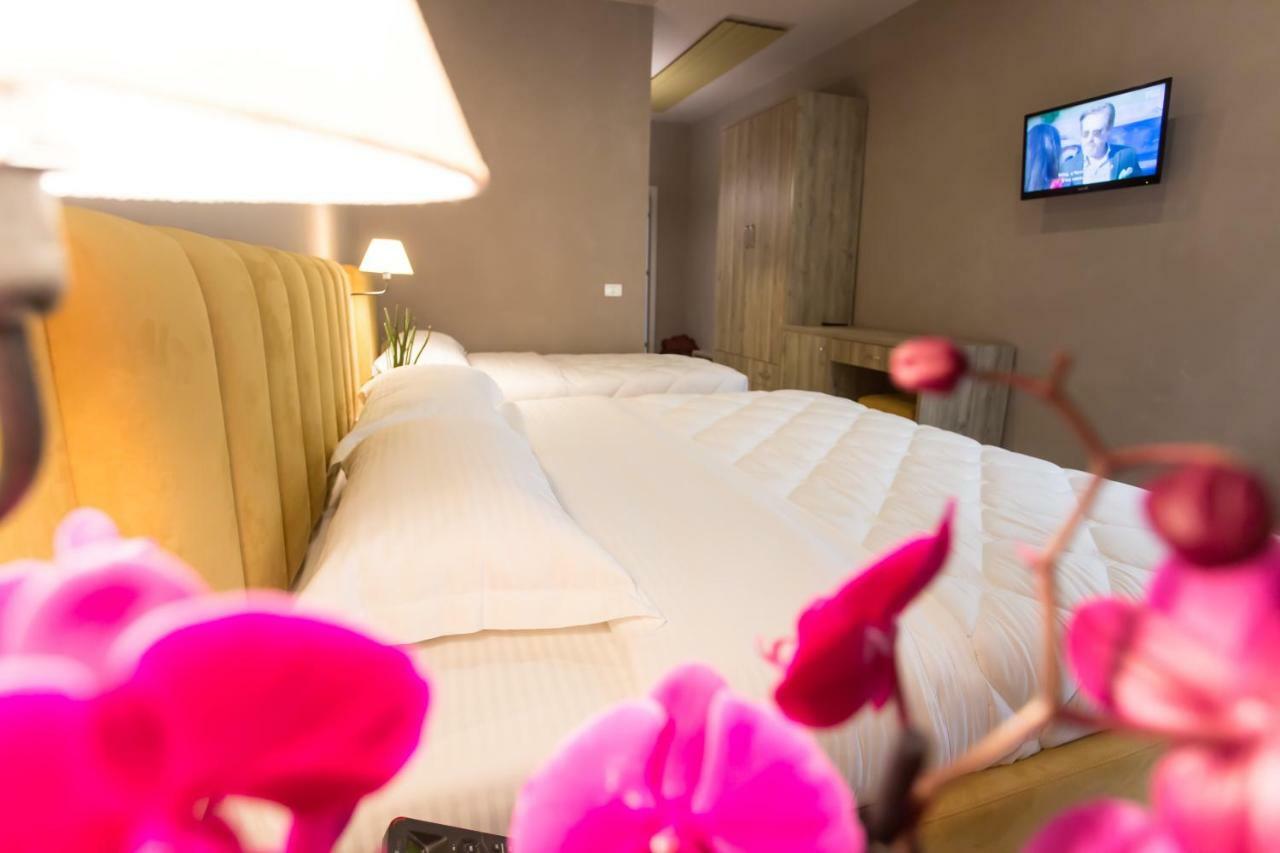 Vila Verde Beach Hotel Durrës 외부 사진