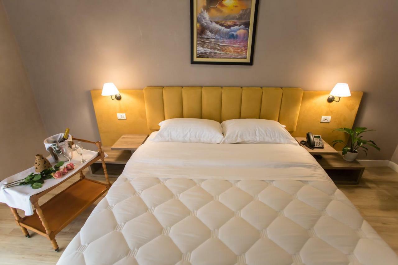 Vila Verde Beach Hotel Durrës 외부 사진